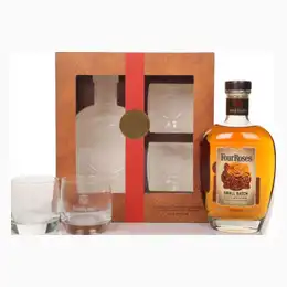 Four Roses Small Batch Bourbon Gift Set with 2x Rocks Glasses Whiskey 70cl