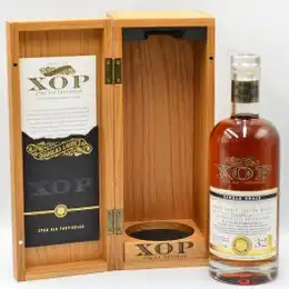 Dumbarton 32 Year Old Single Malt Whisky 1986 Douglas Laing
